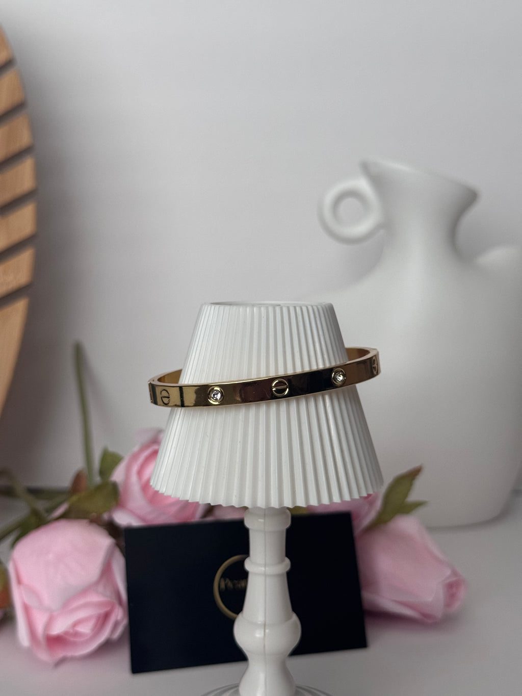 Timeless Round-Motif Crystal Bangle| Side hinge clasp