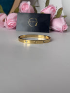 Timeless Round-Motif Crystal Bangle| Side hinge clasp