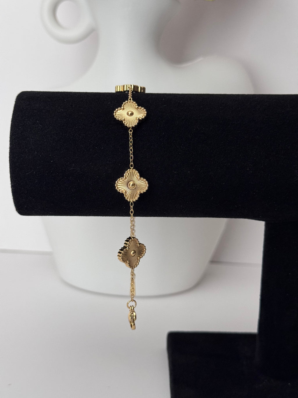 Gold Tone onyx Five-Motif Clover Bracelet