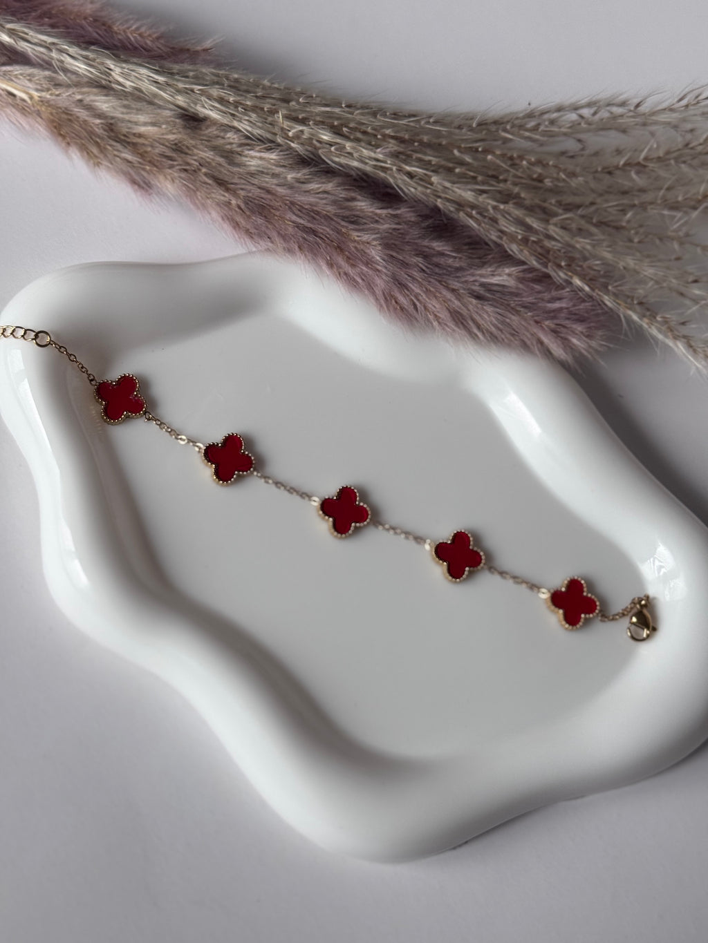 The Red Clover Bracelet| Anti Tarnish Clover leaf bracelet