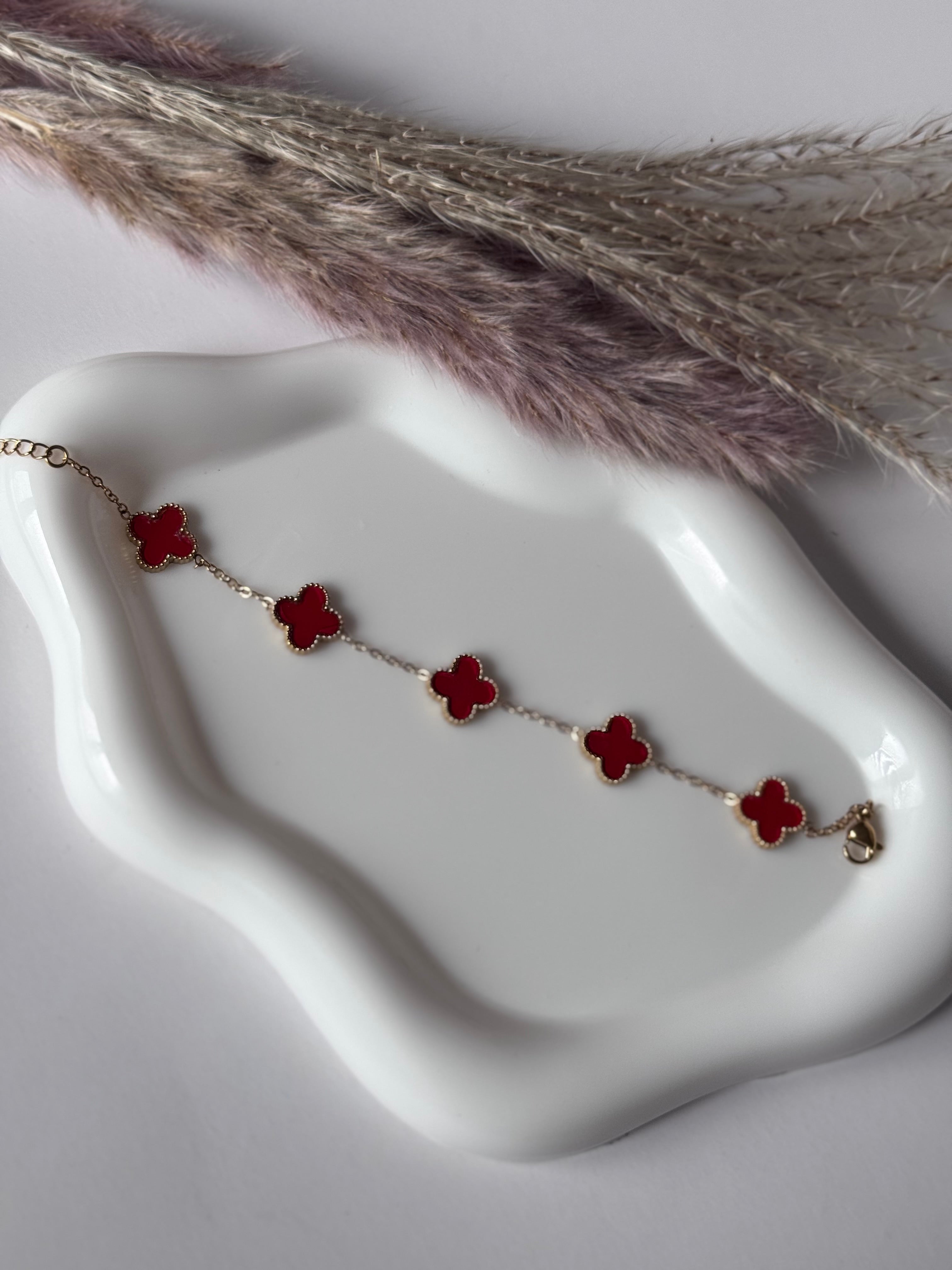The Red Clover Bracelet| Anti Tarnish Clover leaf bracelet