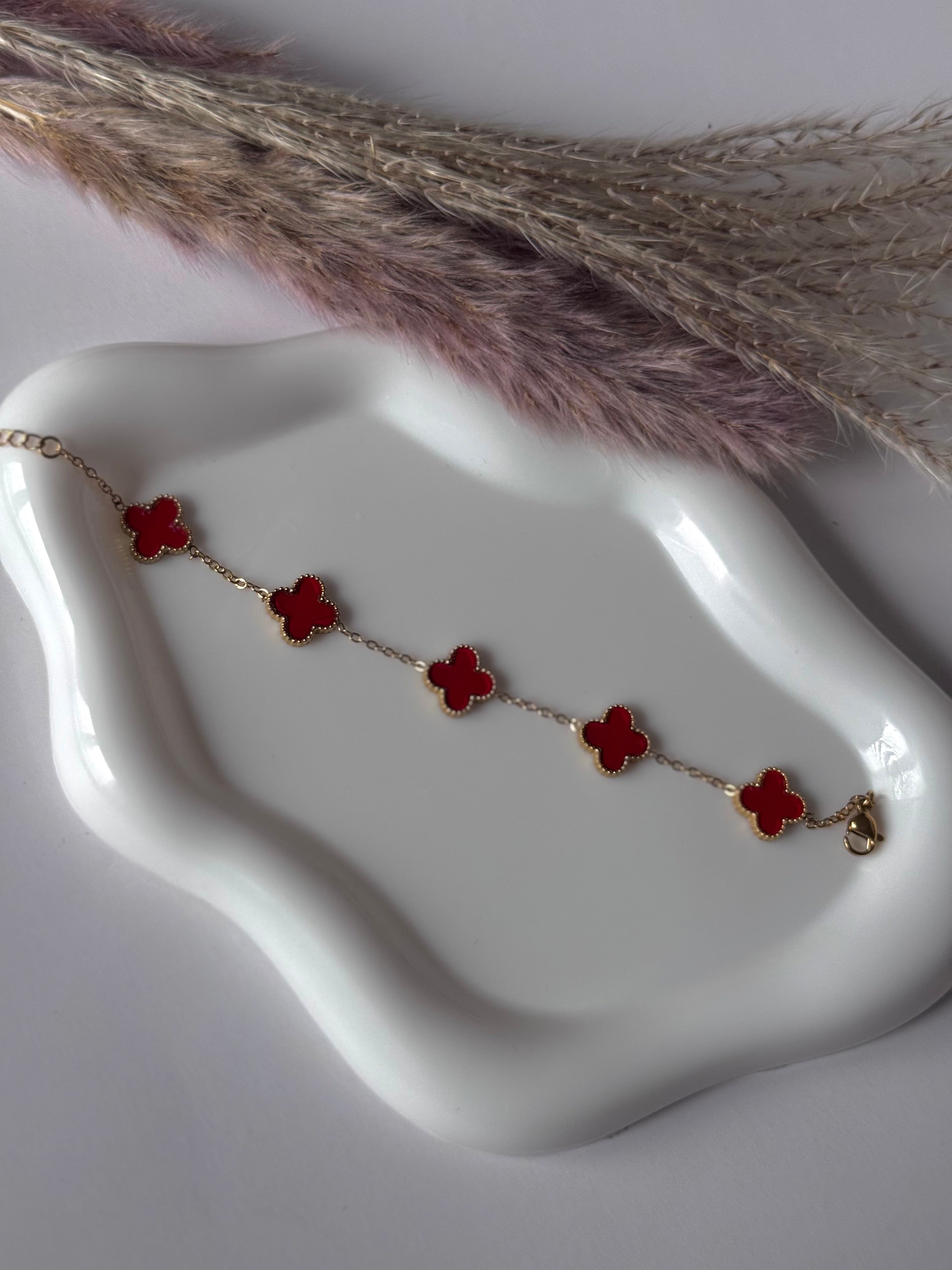 The Red Clover Bracelet| Anti Tarnish Clover leaf bracelet