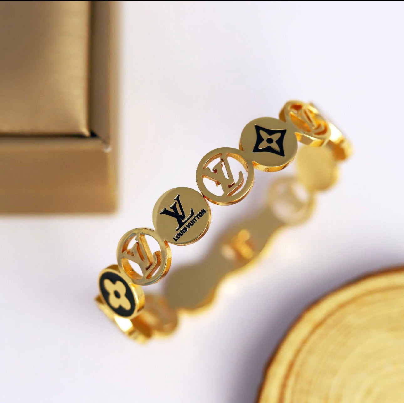 Luxury Gold Charm Bracelet – Monogram-Inspired Floral & Coin Link Bangle