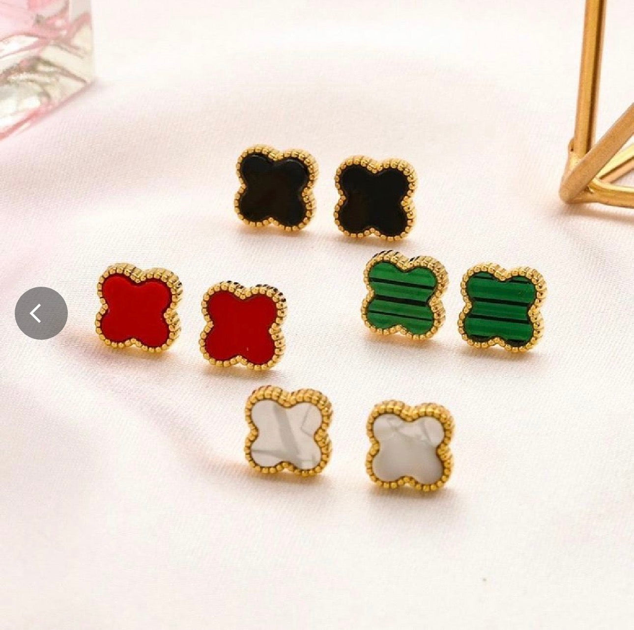 Signature Onyx Clover Studs in white