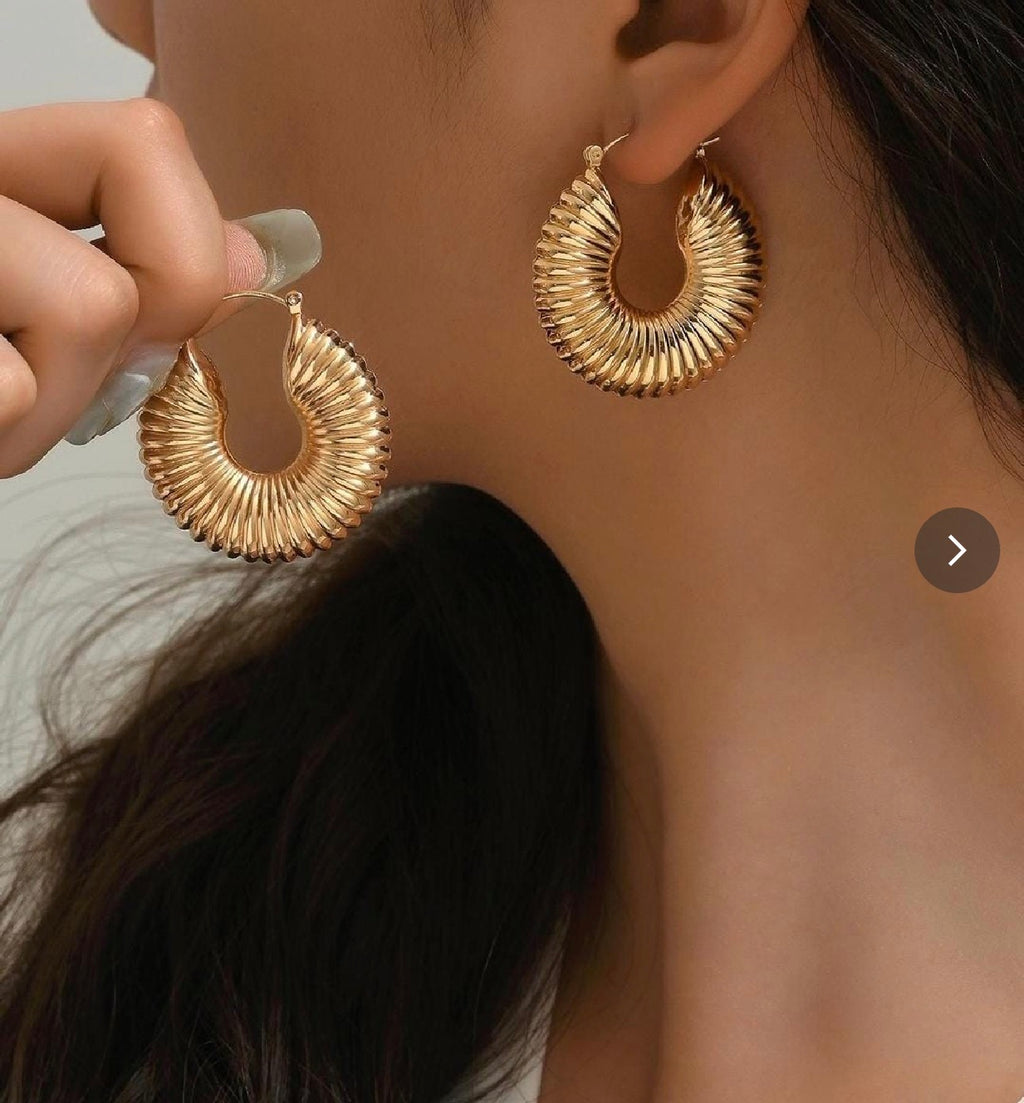 High-Shine Ribbed Statement Hoops