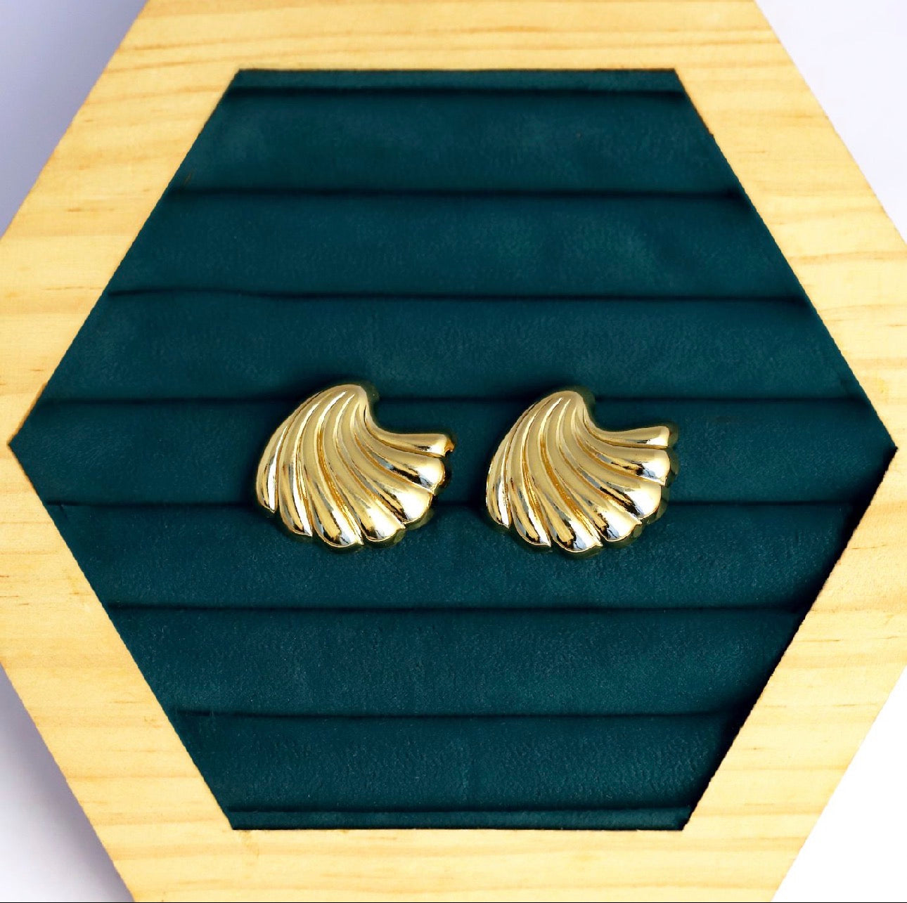 Signature Scalloped Sea Studs | Gold Tone studs