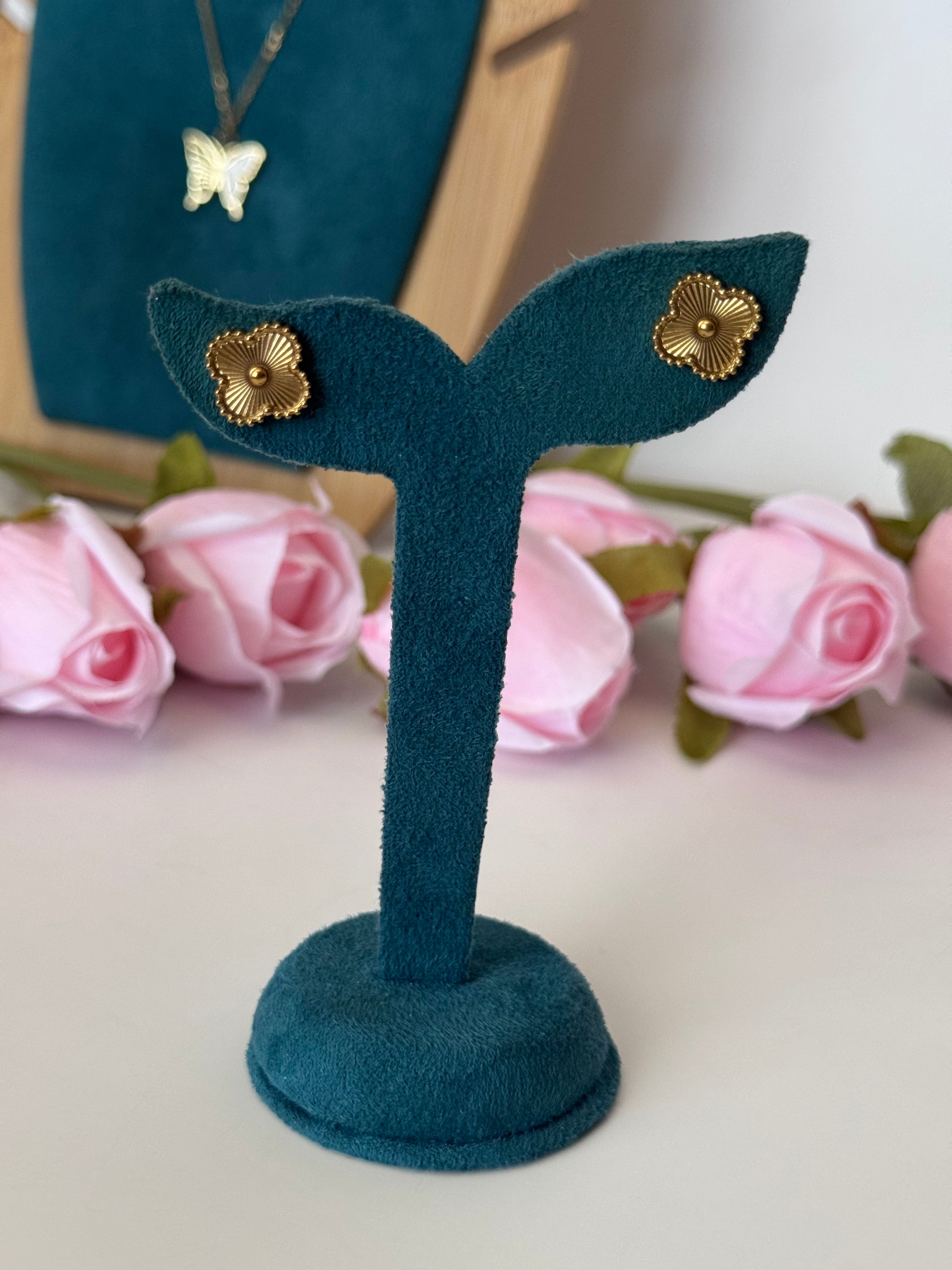 Signature Onyx Clover Studs in Gold tone