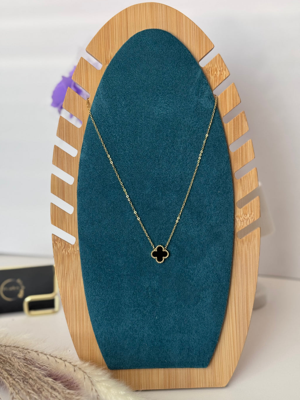Elegant Clover Jewelry Set – Timeless Charm
